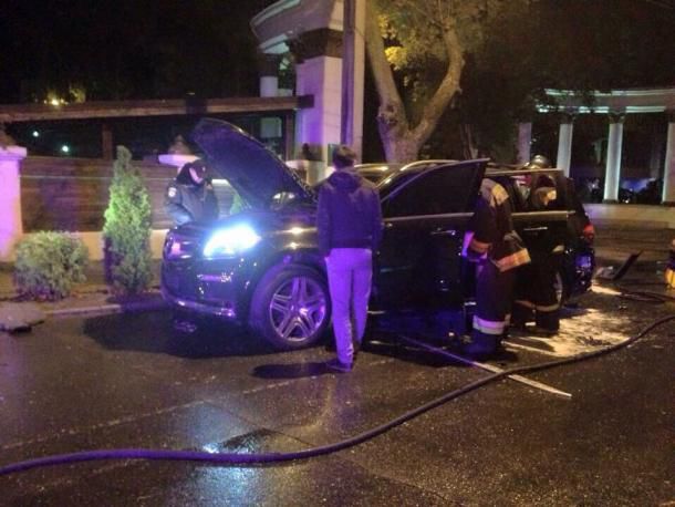 Возле дома Ренато Усатого в Кишиневе взорвался автомобиль