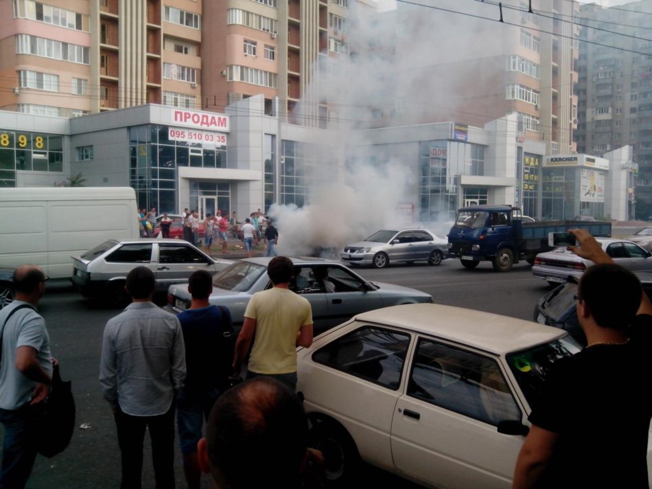 В Одессе прямо на ходу загорелась Toyota