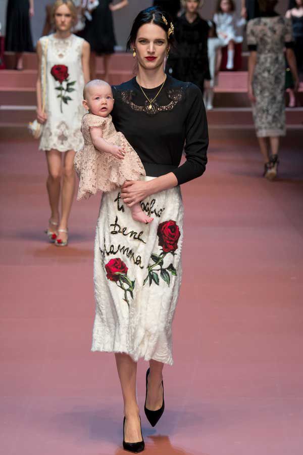 Dolce & Gabbana представили коллекцию для мам