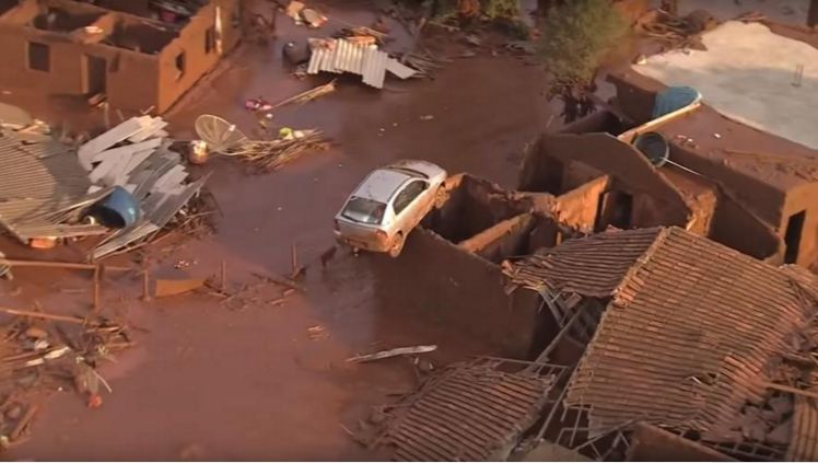 Из-за прорыва дамбы в Бразилии целый город оказался под водой