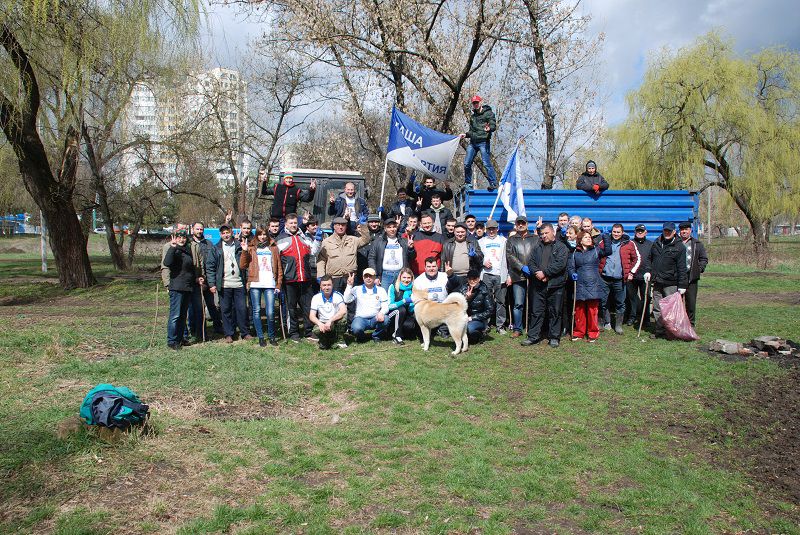 Команда «Нашей Партии» провела масштабный субботник по всей стране