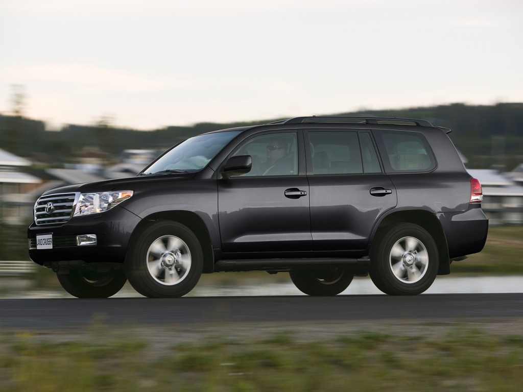СМИ: В Крыму для Поклонской покупают бронированный Land Cruiser