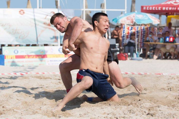 Moldova a cucerit 2 medalii la Campionatul Mondial de lupte pe plajă