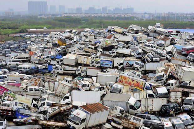 Cum arată cimitirele de maşini abandonate în China