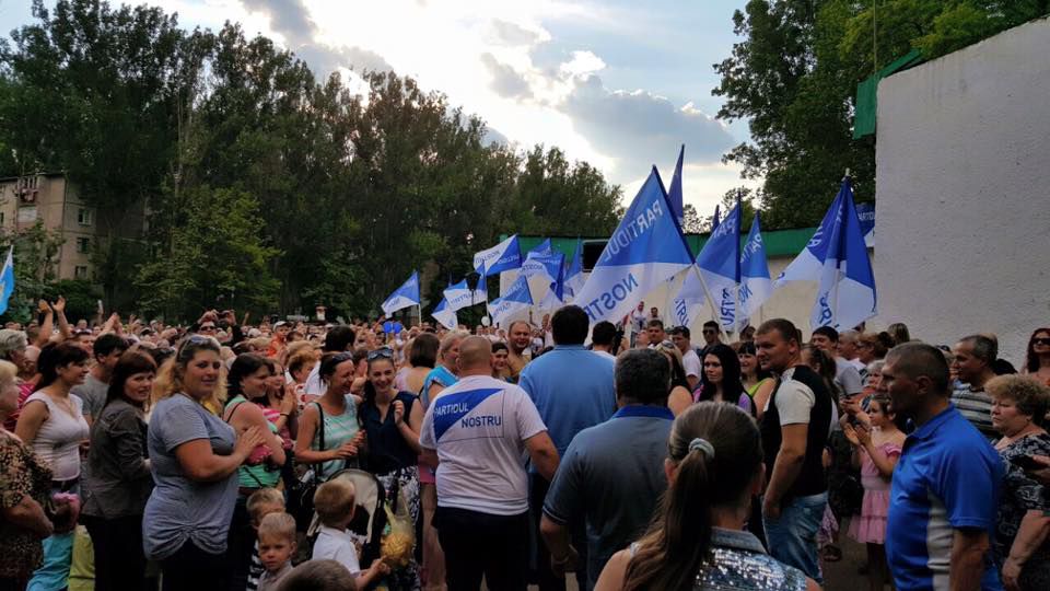 Более 2,5 тысяч человек пришли на встречу с Усатым в Бельцах