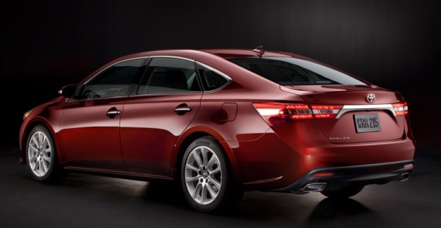 Toyota готовит к обновлению седан Avalon