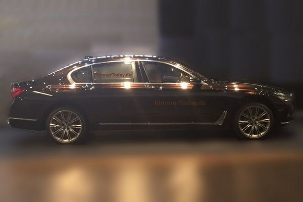 Poza anului: BMW Seria 7 2017, fotografiat pe furis