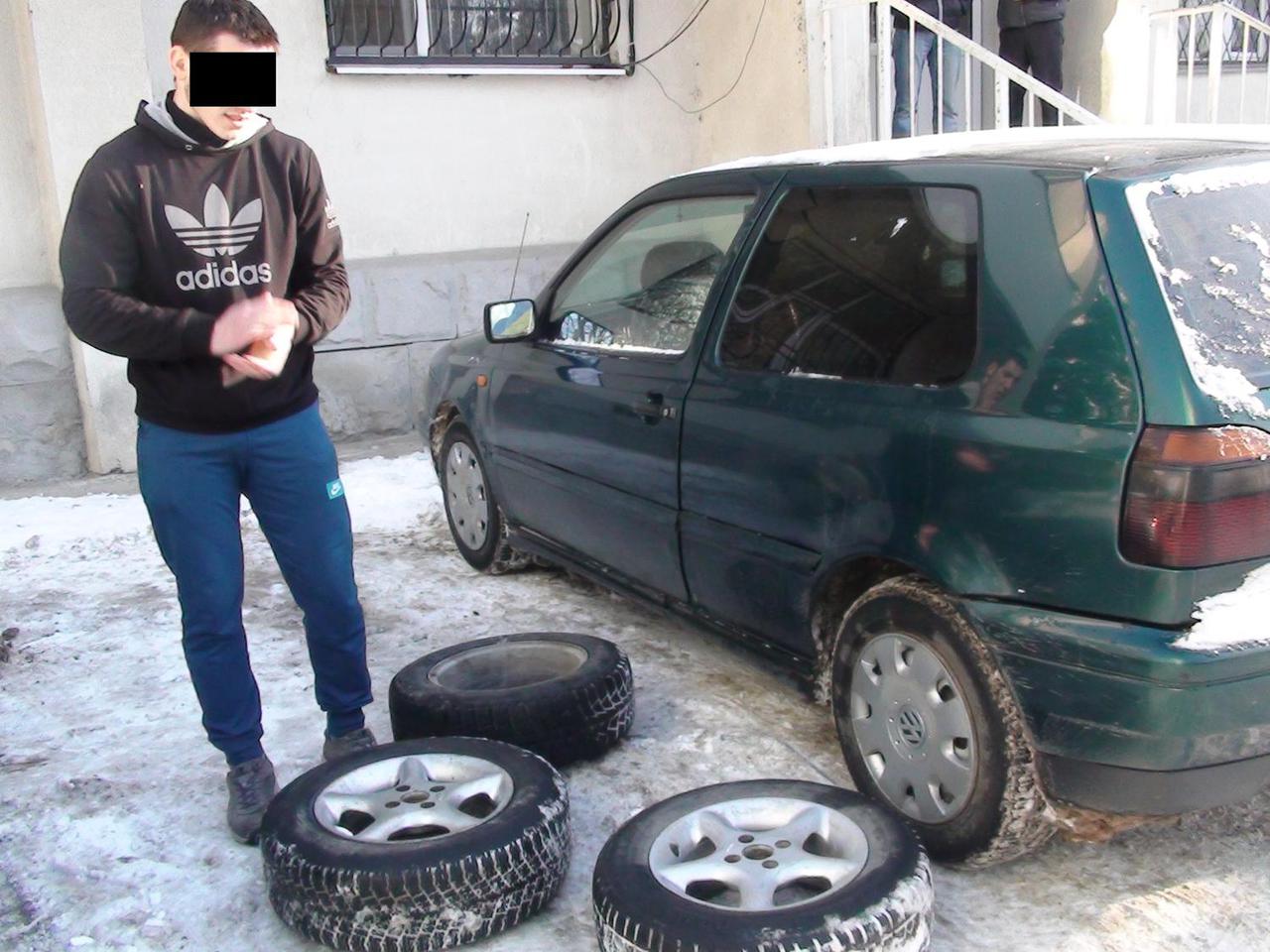 В Кишиневе задержаны молодые люди с крадеными шинами