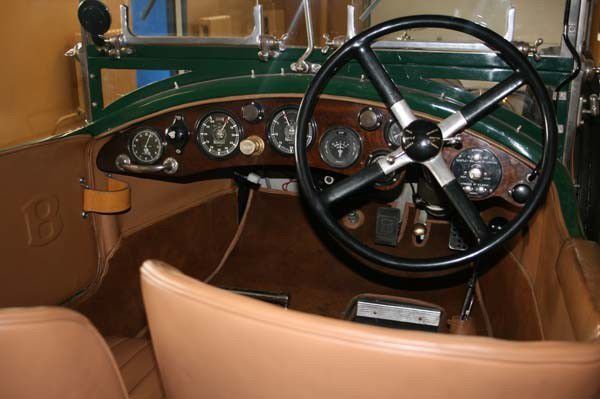 Белорусские таможенники конфисковали раритетный Bentley