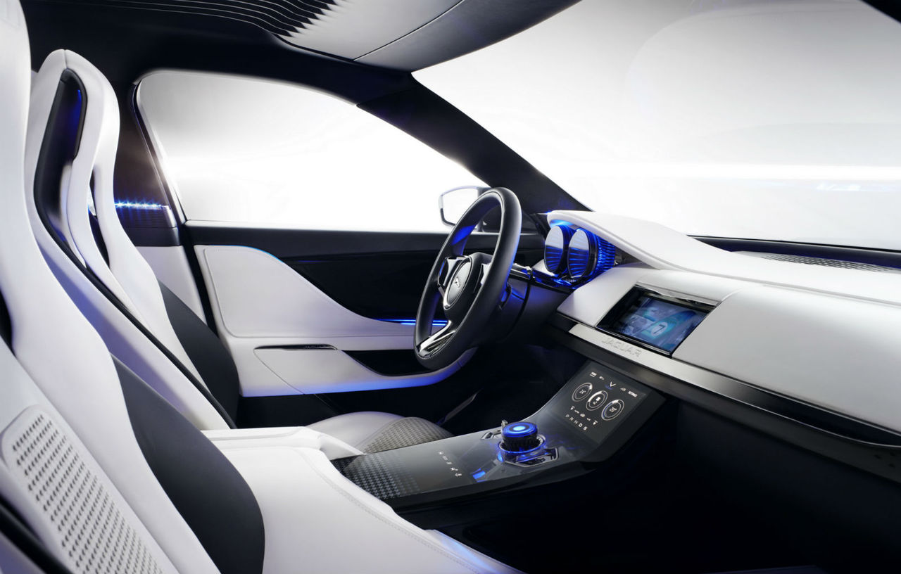 Jaguar va lansa un crossover electric