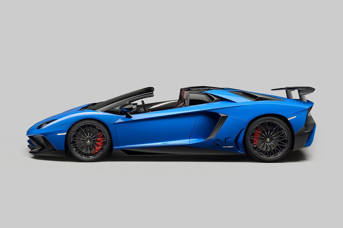 Lamborghini представила сверхмощный родстер Aventador
