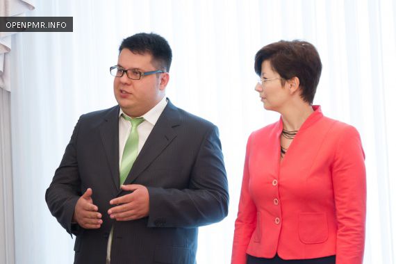 Evgheni Șevciuk și Nina Ștanski vor fi cununați de un miliardar
