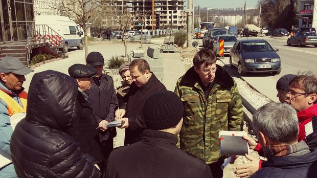 Dorin Chirtoacă dă lecții de stil, din nou. A apărut ca un militar