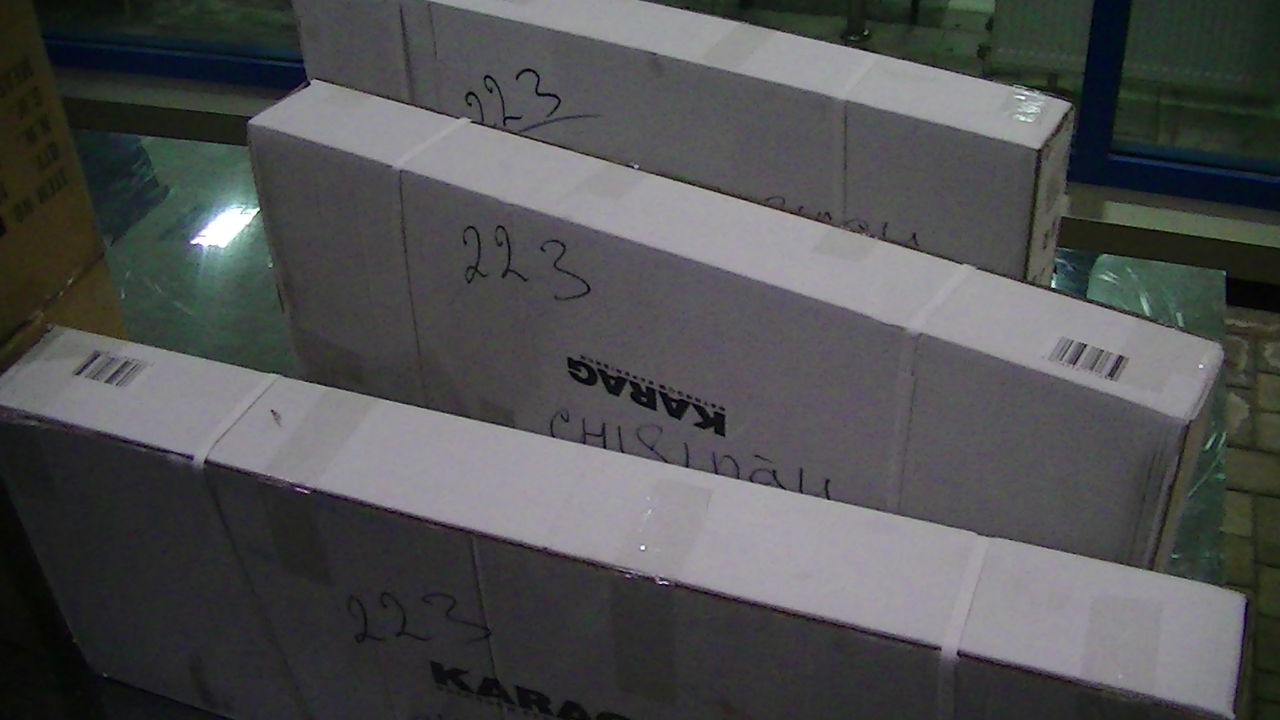 На таможне в Леушенах конфисковали партию контрабандного товара