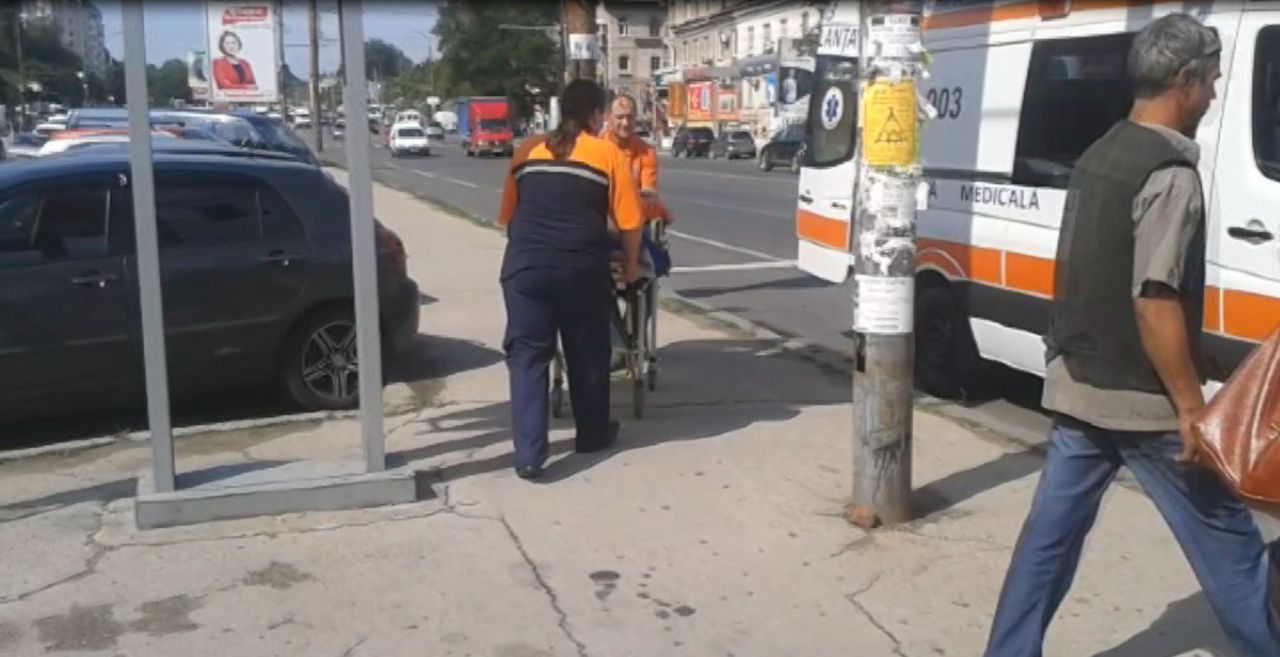 Femeie lovită în plin pe strada Ismail din capitală