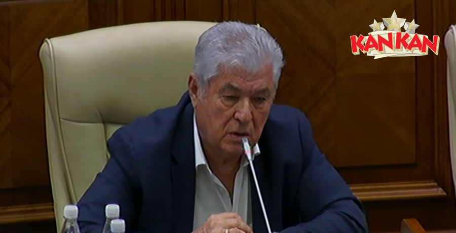 Voronin și-a vopsit părul violet