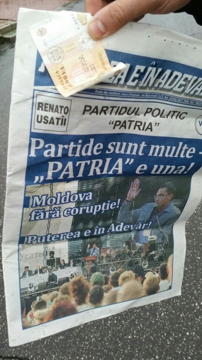 Ziarele lui Usatii cu bacnote de 100 de lei