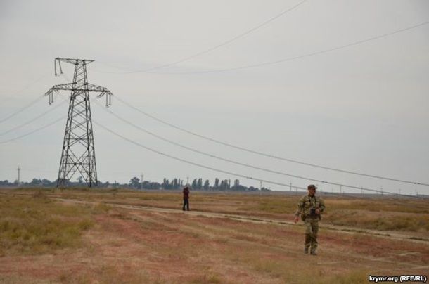 Блокада Крыма: отключена одна из линий подачи электроэнергии