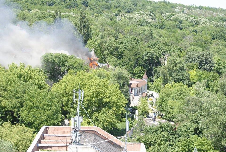 Un restaurant din sectorul Buiucani a fost cuprins de flăcări
