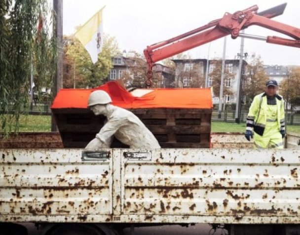 В Польше появился памятник жертве изнасилования советским солдатом