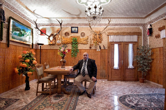 Итальянский фотограф побывал у молдавских цыган