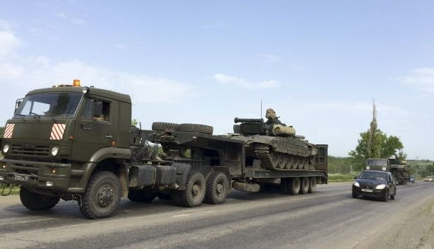На российско-украинской границе зафиксирована колонна танков