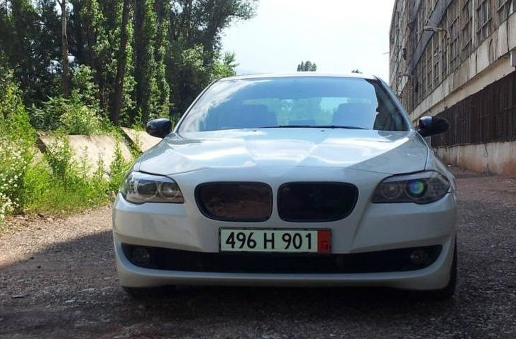 Очередной болгарский шедевр: умельцы переделали старый BMW в новейшую модель
