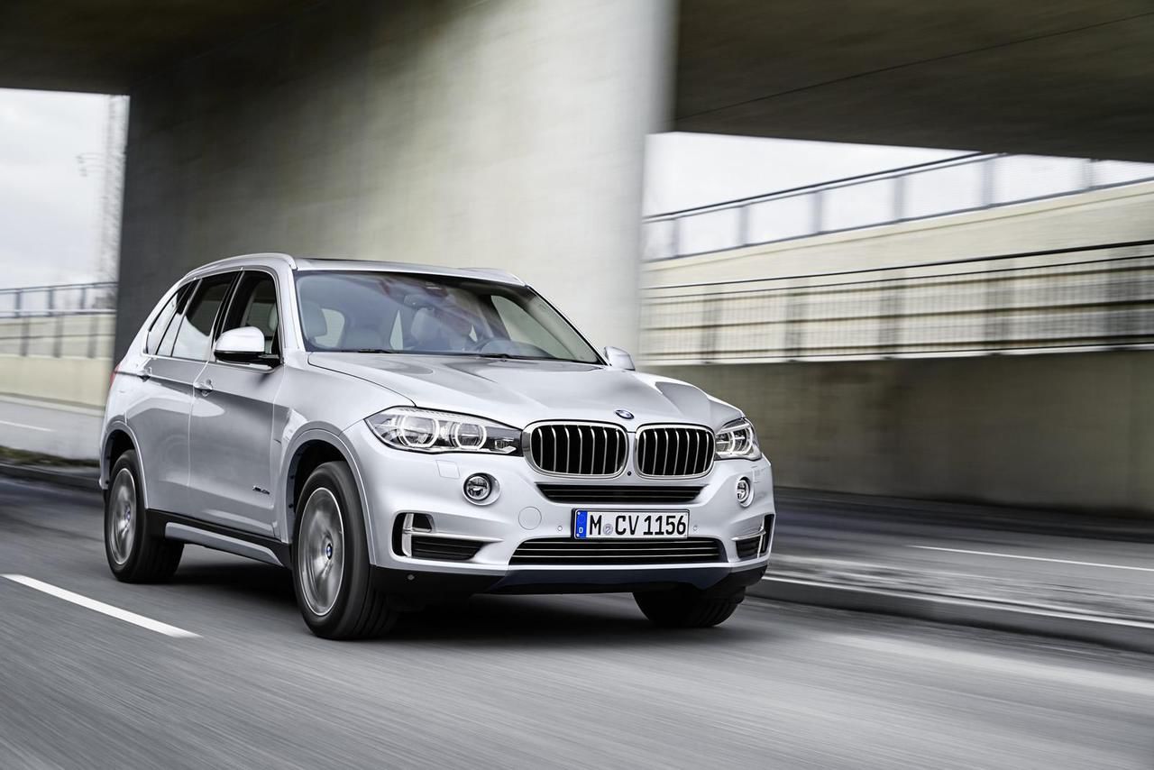 BMW X5 стал подключаемым гибридом