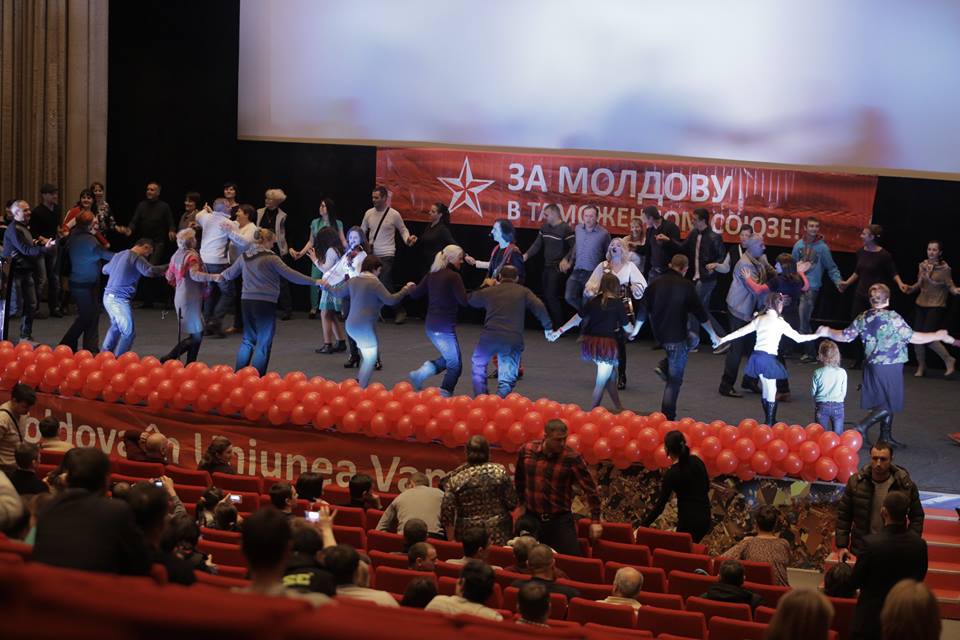 Игорь Додон провел встречу с молдавскими соотечественниками в Москве