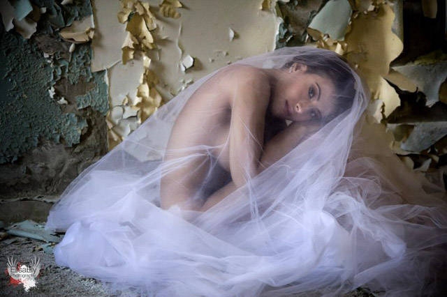 Moldoveanca Nicoleta Nuca a pozat nude