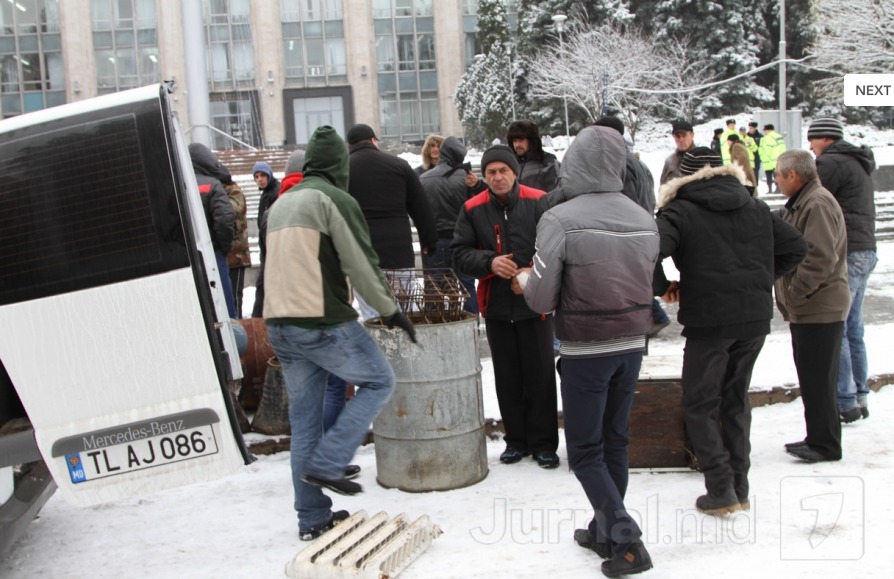 Протест с металлоломом в столице: "Metalferos навязывает монополию”