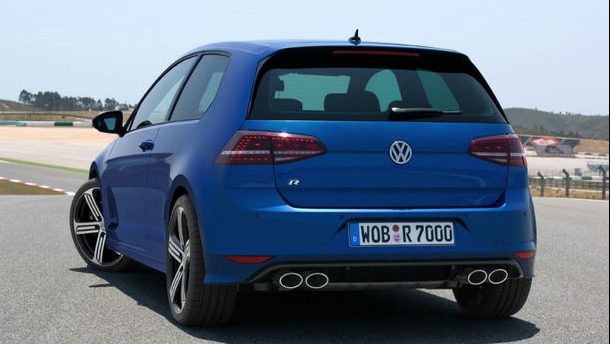 Primele imagini cu cel mai rapid Volkswagen Golf, model aşteptat la Salonul de la Frankfurt