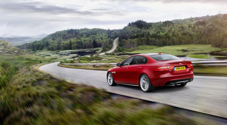 Primele informaţii şi imagini oficiale cu noul Jaguar XE