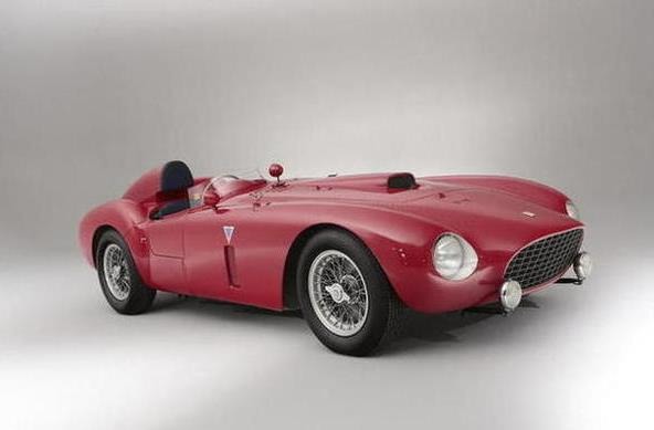 Автомобиль Ferrari продан с аукциона за рекордную сумму в £10,7 млн фунтов