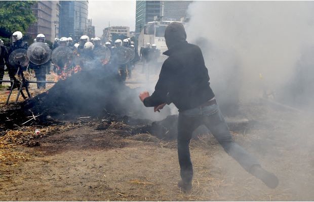 В Брюсселе протестуют более 6 тысяч фермеров