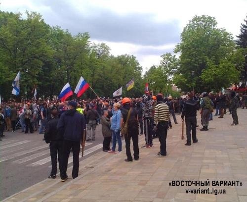 В Луганске идет штурм здания обладминистрации