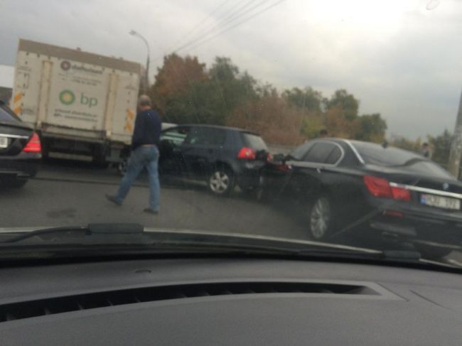 Accident in lant pe viaduct: Cinci masini avariate si un ambuteiaj infernal