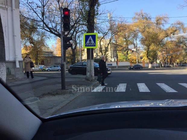 Dorin Chirtoacă și-a parcat mașina chiar într-o intersecție