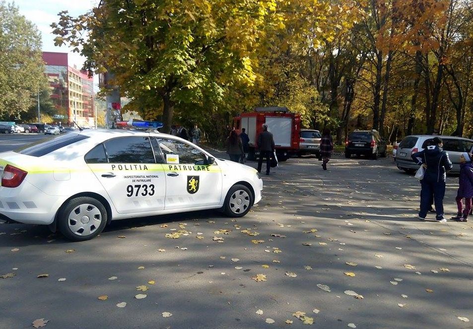 Alarmă cu bombă la un liceu din Capitală