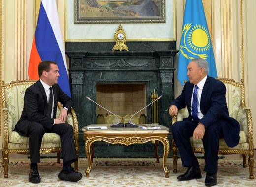 Dmitrii Medvedev poarta pantofi cu platforma