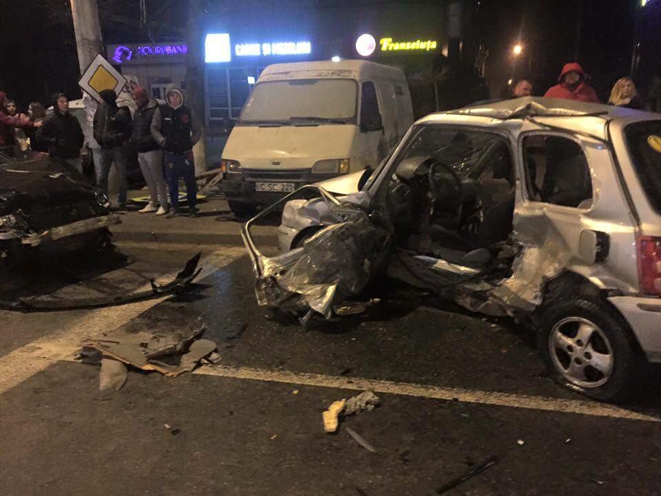 В ночном ДТП на Рышкановке пострадала женщина