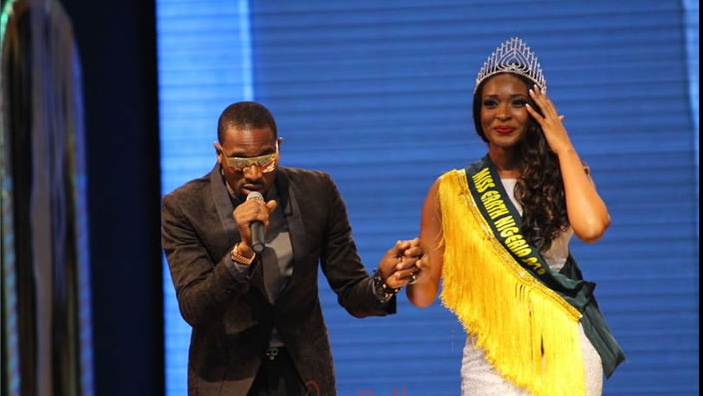 O brunetă focoasă este Miss Earth Nigeria 2013