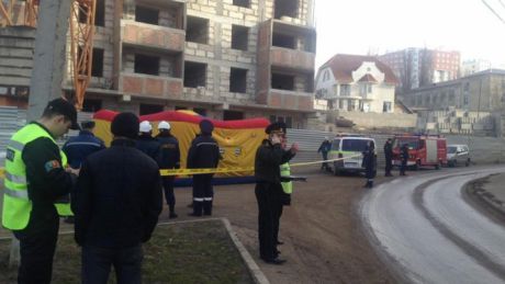 Попытка самоубийства в Кишиневе: мужчина передумал прыгать