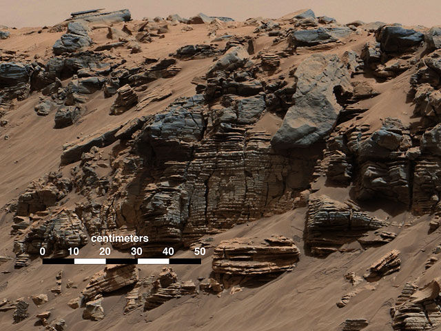 Марсоход Curiosity прислал на Землю новые селфи