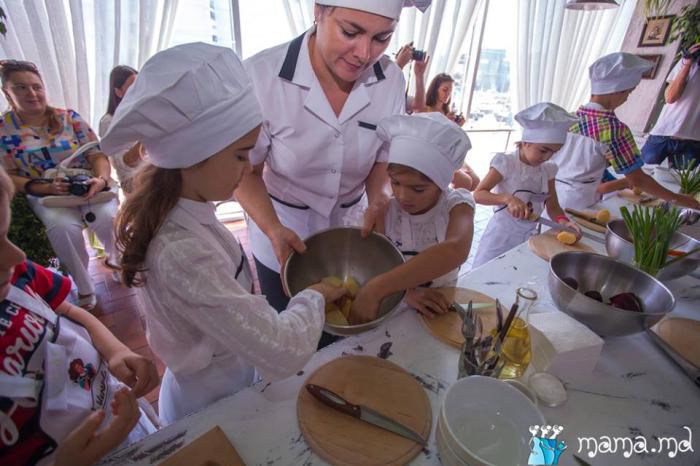 Mama.md открыла школу маленьких поварят "Я у Мамы Повар"