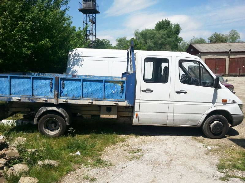 Двоих подозрительных водителей задержали на границе в Леушенах