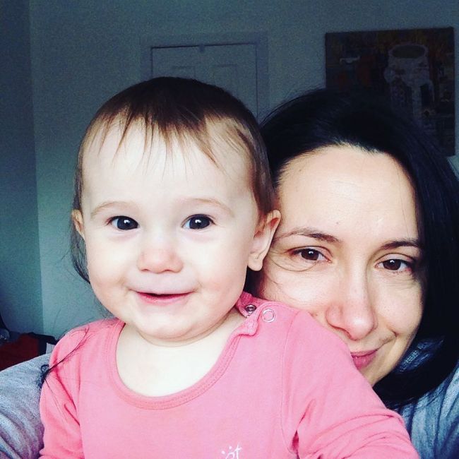 Nata Albot si fetita sa cea mica, intr-o poza adorabila