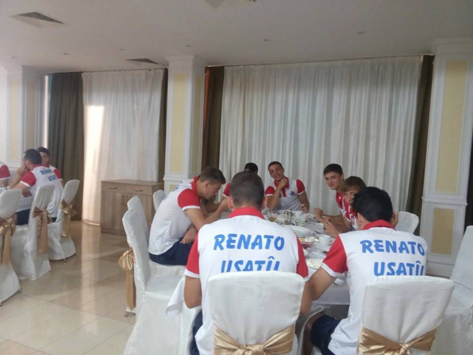 Pe toți fotbaliștii unei echipe din Bălți îi cheamă Renato Usatîi