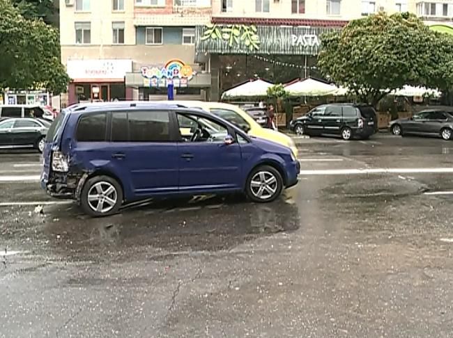 Două BMW-uri, un Volkswagen și o Honda, avariate în sectorul Râșcani