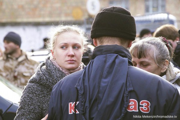 В Киеве проводили в армию мобилизованных солдат